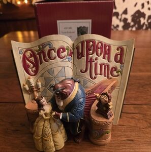 Disney BEAUTY and the BEAST STORYBOOK Love Endures Showcase Figurine 4031483